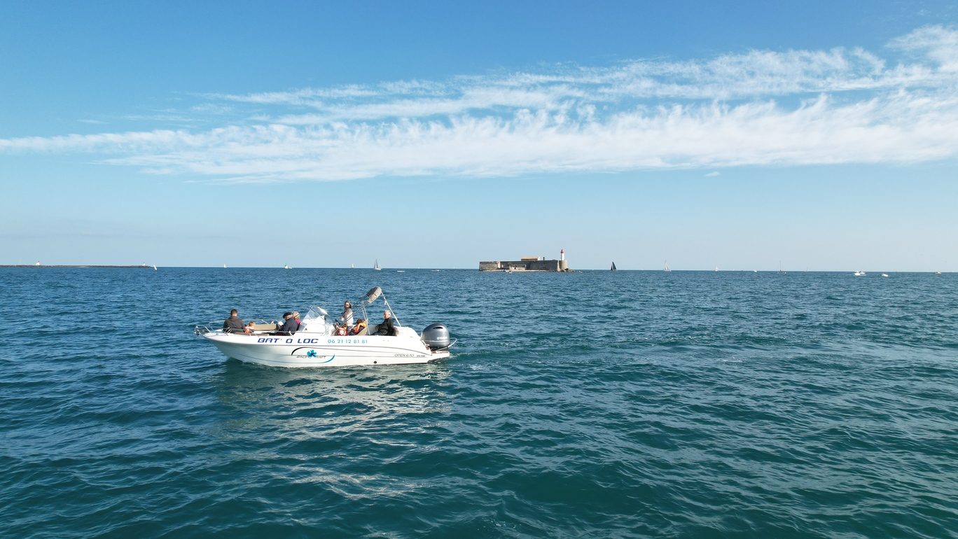 Boat Bat'Ô Loc at sea off Cape d'Agde